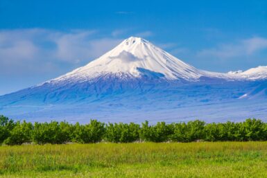 Гора Арарат вид из Армении