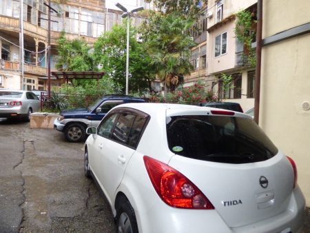 Аренда Nissan Tilda в Тбилиси