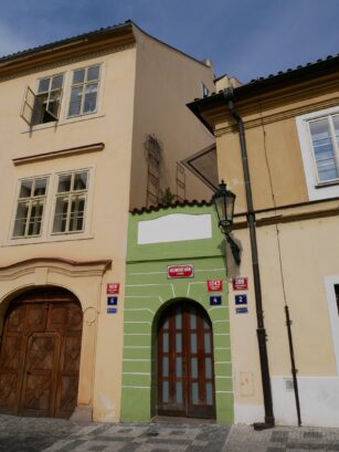 The tiniest house in Prague