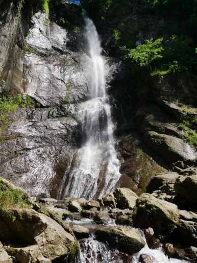 Водопад Махунцети в Грузии