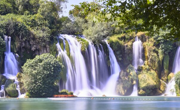 Экскурсия к водопаду Кравица из Черногории