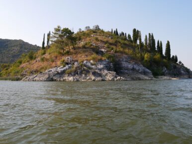 Экскурсия по Скадарскому озеру