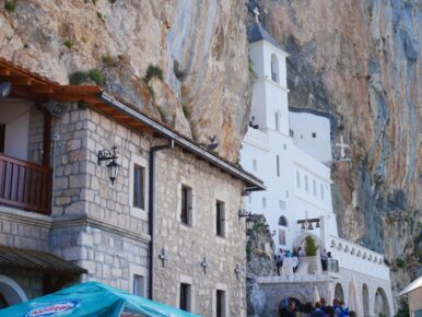Монастырь Острог экскурсия по Черногории