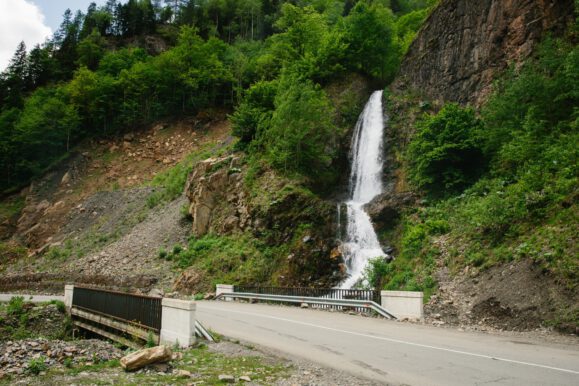 Дорога в Местию из Тбилиси