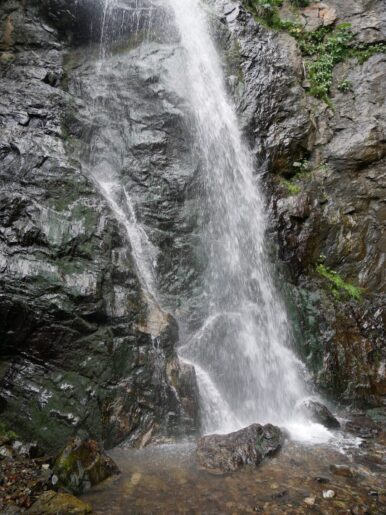 Водопад Гвелети недалеко от Казбеги