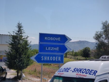 Автобуси міжміські в Албанії