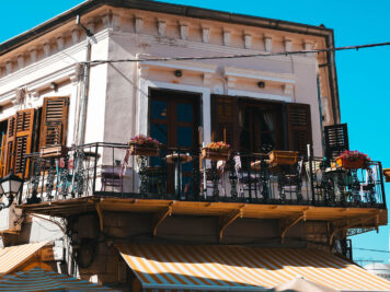 Шкодар в Албании симпатичный балкончик