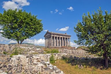 Храм Гарни рядом с Ереваном