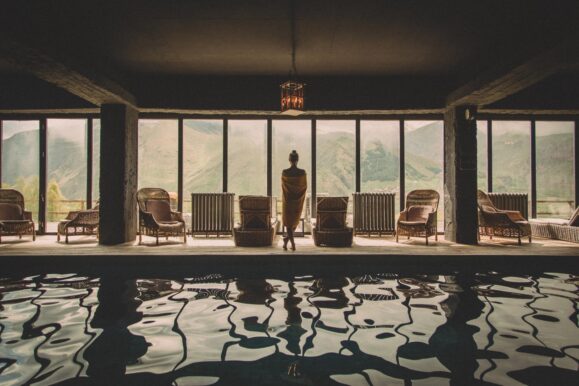 Отель с бассейном в Степанцминде фото